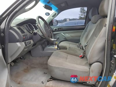 Zdjęcie 7 z 12 samochodu: 2011 TOYOTA TACOMA VIN:5TFNX4CN6BX003608 - miniatura