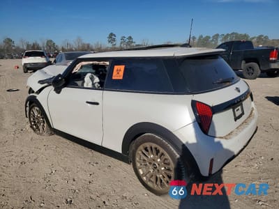 Drugie zdjęcie samochodu z przodu: 2025 MINI COOPER S VIN:WMW23GD06S2W28331 - miniatura