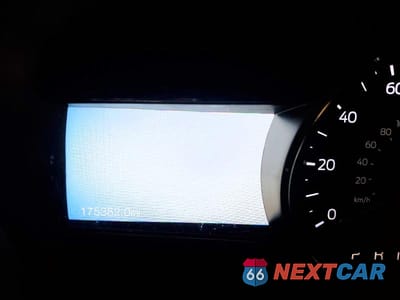 Zdjęcie 9 z 13 samochodu: 2016 FORD EXPLORER XLT VIN:1FM5K8DH6GGC39466 - miniatura