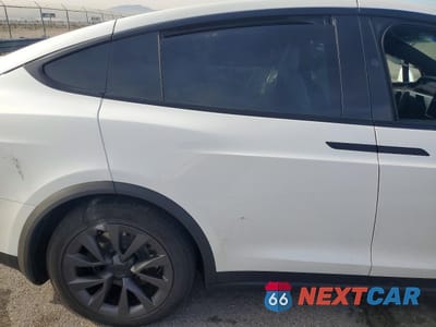 Zdjęcie 11 z 14 samochodu: 2025 TESLA MODEL X VIN:7SAXCDE54SF466250 - miniatura