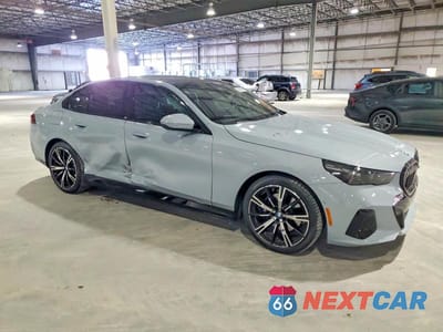 Czwarte zdjęcie samochodu z boku: 2024 BMW 530 I VIN:WBA43FJ0XRCS22483 - miniatura