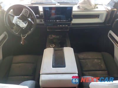 Zdjęcie 8 z 13 samochodu: 2024 GMC HUMMER SUV 3X EXTREME OFF ROAD VIN:1GKB0SDC8RU109163 - miniatura