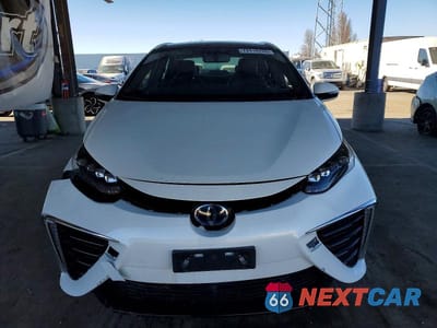 Piąte zdjęcie samochodu w środku: 2017 TOYOTA MIRAI VIN:JTDBVRBD7HA001490 - miniatura