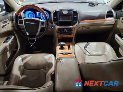 Zdjęcie 8 z 12 samochodu: 2012 CHRYSLER 300 LIMITED VIN:2C3CCACG7CH115489 - miniatura