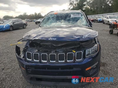 Piąte zdjęcie samochodu w środku: 2019 JEEP COMPASS LATITUDE VIN:3C4NJDBBXKT844593 - miniatura