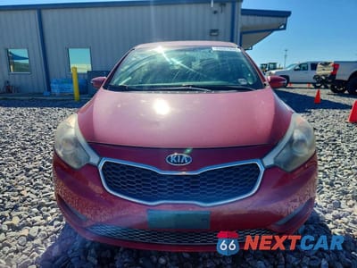 Piąte zdjęcie samochodu w środku: 2015 KIA FORTE LX VIN:KNAFX4A65F5393244 - miniatura