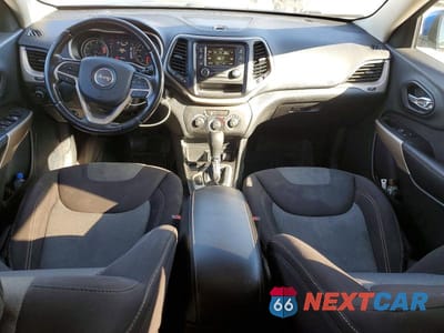 Zdjęcie 8 z 12 samochodu: 2018 JEEP CHEROKEE LATITUDE VIN:1C4PJLCB6JD544801 - miniatura