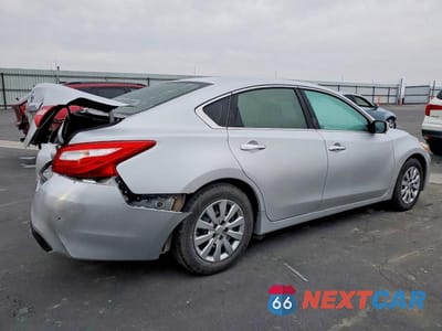 Trzecie zdjęcie samochodu z tyłu: 2016 NISSAN ALTIMA 2.5 VIN:1N4AL3AP7GN364430 - miniatura