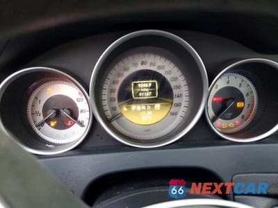 Zdjęcie 9 z 12 samochodu: 2012 MERCEDES-BENZ C 300 4MATIC VIN:WDDGF8BB4CR202842 - miniatura