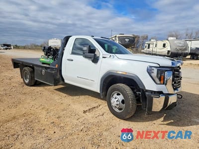 Czwarte zdjęcie samochodu z boku: 2024 GMC SIERRA HD FLATBED TRUCK VIN:1GD39SEY4RF134674 - miniatura