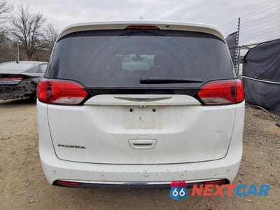 Zdjęcie 6 z 12 samochodu: 2019 CHRYSLER PACIFICA TOURING L VIN:2C4RC1BG8KR539943 - miniatura
