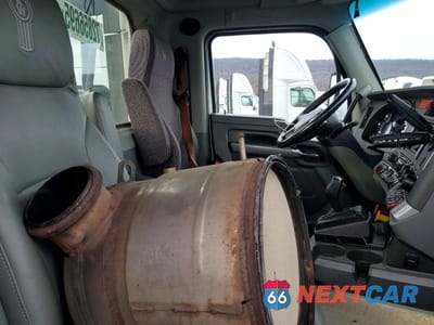 Zdjęcie 6 z 10 samochodu: 2016 KENWORTH CONSTRUCTION T680 VIN:1XKYA48X3GJ119209 - miniatura