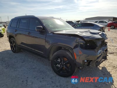 Czwarte zdjęcie samochodu z boku: 2025 JEEP GRAND CHEROKEE L LAREDO VIN:1C4RJKAG4S8655777 - miniatura