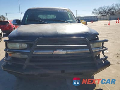 Piąte zdjęcie samochodu w środku: 1999 CHEVROLET SILVERADO K1500 VIN:1GCEK19T8XE135548 - miniatura