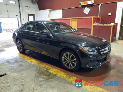 Czwarte zdjęcie samochodu z boku: 2018 MERCEDES-BENZ C 300 4MATIC VIN:55SWF4KB7JU272545 - miniatura