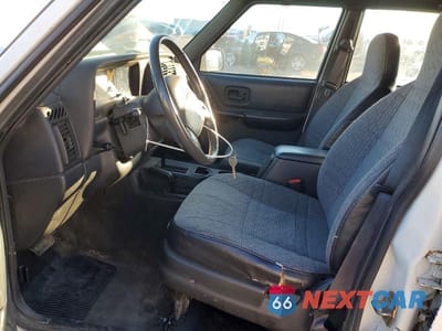 Zdjęcie 7 z 12 samochodu: 2001 JEEP CHEROKEE SPORT VIN:1J4FF48S21L509653 - miniatura