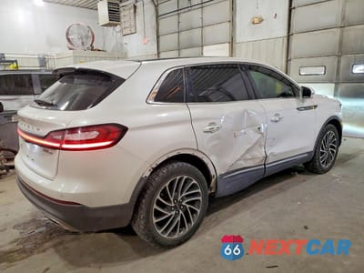 Trzecie zdjęcie samochodu z tyłu: 2019 LINCOLN NAUTILUS RESERVE VIN:2LMPJ8L91KBL42868 - miniatura