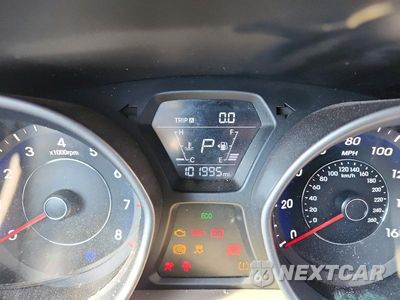 Zdjęcie 9 z 12 samochodu: 2015 HYUNDAI ELANTRA SE VIN:5NPDH4AE3FH584787 - miniatura