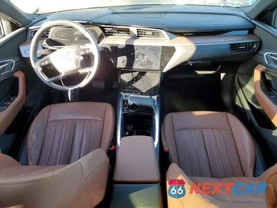 Zdjęcie 8 z 14 samochodu: 2022 AUDI E-TRON PREMIUM PLUS VIN:WA1LAAGE7NB014081 - miniatura