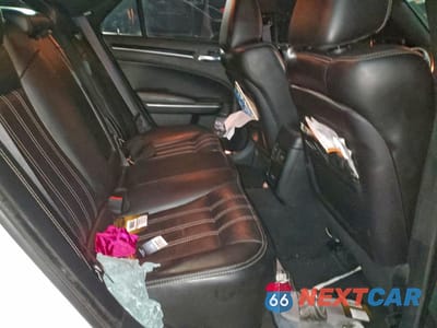 Zdjęcie 11 z 14 samochodu: 2019 CHRYSLER 300 S VIN:2C3CCABG3KH708086 - miniatura