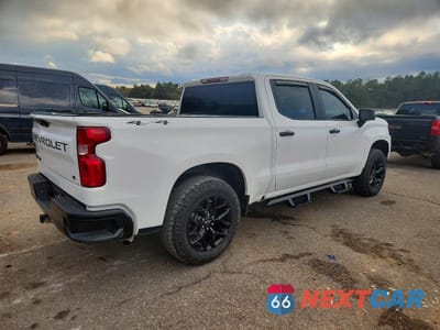 Trzecie zdjęcie samochodu z tyłu: 2020 CHEVROLET SILVERADO K1500 VIN:1GCUYAEF0LZ125321 - miniatura