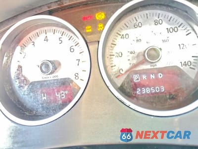 Zdjęcie 9 z 13 samochodu: 2010 VOLKSWAGEN ROUTAN SE VIN:2V4RW3D17AR424413 - miniatura