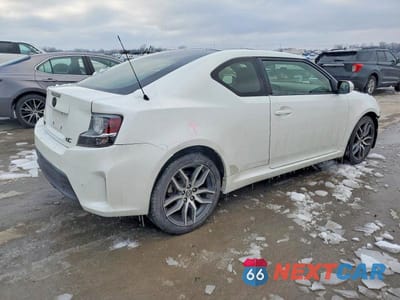 Trzecie zdjęcie samochodu z tyłu: 2015 TOYOTA SCION TC VIN:JTKJF5C70FJ009964 - miniatura