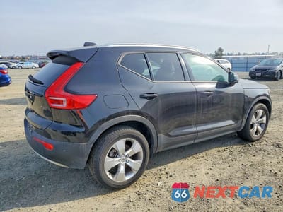 Trzecie zdjęcie samochodu z tyłu: 2020 VOLVO XC40 T5 MOMENTUM VIN:YV4162UK8L2267483 - miniatura