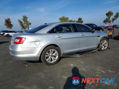 Trzecie zdjęcie samochodu z tyłu: 2010 FORD TAURUS SEL VIN:1FAHP2EW3AG128951 - miniatura