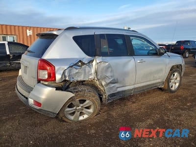 Trzecie zdjęcie samochodu z tyłu: 2012 JEEP COMPASS LATITUDE VIN:1C4NJDEB6CD573485 - miniatura