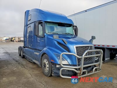 2020 VOLVO VNL SEMI TRUCK 4V4NC9EHXLN255878 - główne zdjęcie licytacji z USA - miniatura