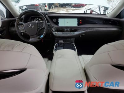 Zdjęcie 8 z 11 samochodu: 2019 LEXUS LS 500 VIN:JTHC5LFF7K5006104 - miniatura