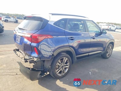 Trzecie zdjęcie samochodu z tyłu: 2021 KIA SELTOS S VIN:KNDEUCAA7M7223488 - miniatura