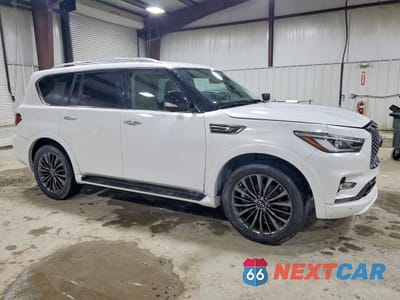 Czwarte zdjęcie samochodu z boku: 2021 INFINITI QX80 LUXE VIN:JN8AZ2AF2M9715442 - miniatura