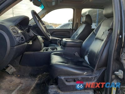 Zdjęcie 7 z 12 samochodu: 2013 GMC YUKON DENALI VIN:1GKS2EEF3DR246852 - miniatura