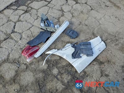 Zdjęcie 12 z 13 samochodu: 2004 MERCEDES-BENZ E 500 VIN:WDBUF70J24A415708 - miniatura