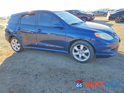 Czwarte zdjęcie samochodu z boku: 2006 TOYOTA COROLLA MATRIX XR VIN:2T1KR30EX6C592291 - miniatura