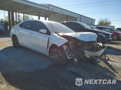 Czwarte zdjęcie samochodu z boku: 2018 TOYOTA COROLLA SE VIN:5YFBURHE1JP786111 - miniatura