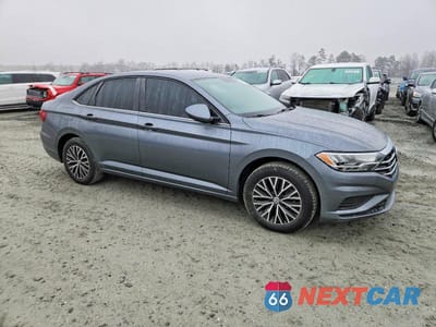 Czwarte zdjęcie samochodu z boku: 2021 VOLKSWAGEN JETTA S VIN:3VWC57BU5MM037763 - miniatura