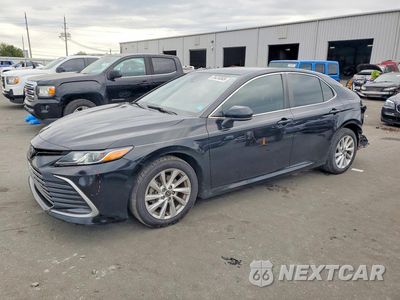 2021 TOYOTA CAMRY LE 4T1C11AK6MU581627 - główne zdjęcie licytacji z USA - miniatura