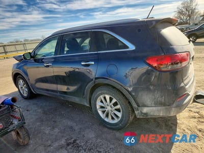 Drugie zdjęcie samochodu z przodu: 2016 KIA SORENTO LX V6 VIN:5XYPG4A58GG103991 - miniatura