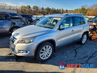 2011 VOLKSWAGEN TIGUAN S WVGBV7AX7BW561354 - główne zdjęcie licytacji z USA - miniatura