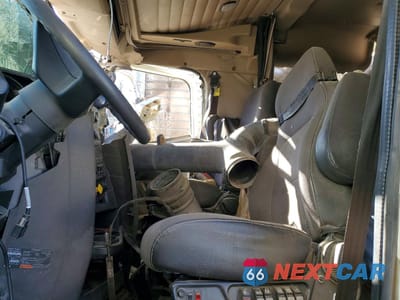 Piąte zdjęcie samochodu w środku: 2021 INTERNATIONAL HX520 SEMI TRUCK VIN:3HSDPAPR5MN341888 - miniatura