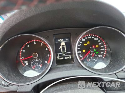 Zdjęcie 9 z 12 samochodu: 2013 VOLKSWAGEN GTI VIN:WVWHD7AJ4DW129384 - miniatura