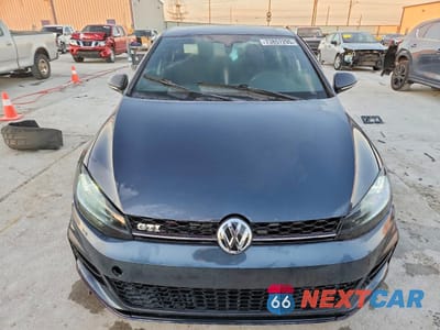 Piąte zdjęcie samochodu w środku: 2018 VOLKSWAGEN GTI S VIN:3VW547AU4JM254830 - miniatura