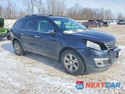 Czwarte zdjęcie samochodu z boku: 2016 CHEVROLET TRAVERSE LT VIN:1GNKVHKD8GJ154458 - miniatura