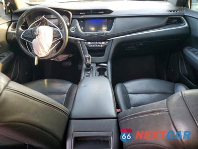 Zdjęcie 8 z 12 samochodu: 2021 CADILLAC XT5 PREMIUM LUXURY VIN:1GYKNDRS8MZ107802 - miniatura