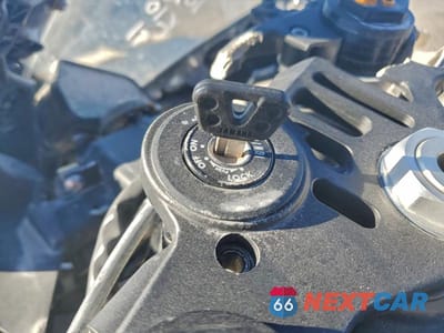 Zdjęcie 8 z 9 samochodu: 2024 YAMAHA YZFR1 VIN:JYARN66E1RA004642 - miniatura