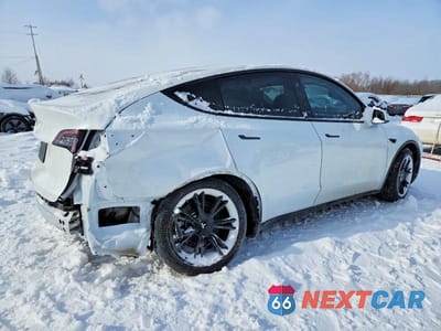 Trzecie zdjęcie samochodu z tyłu: 2024 TESLA MODEL Y VIN:7SAYGDEDXRF186701 - miniatura