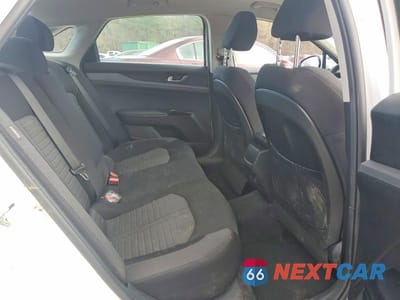 Zdjęcie 10 z 11 samochodu: 2025 KIA K5 LXS VIN:KNAG24J70S5286494 - miniatura